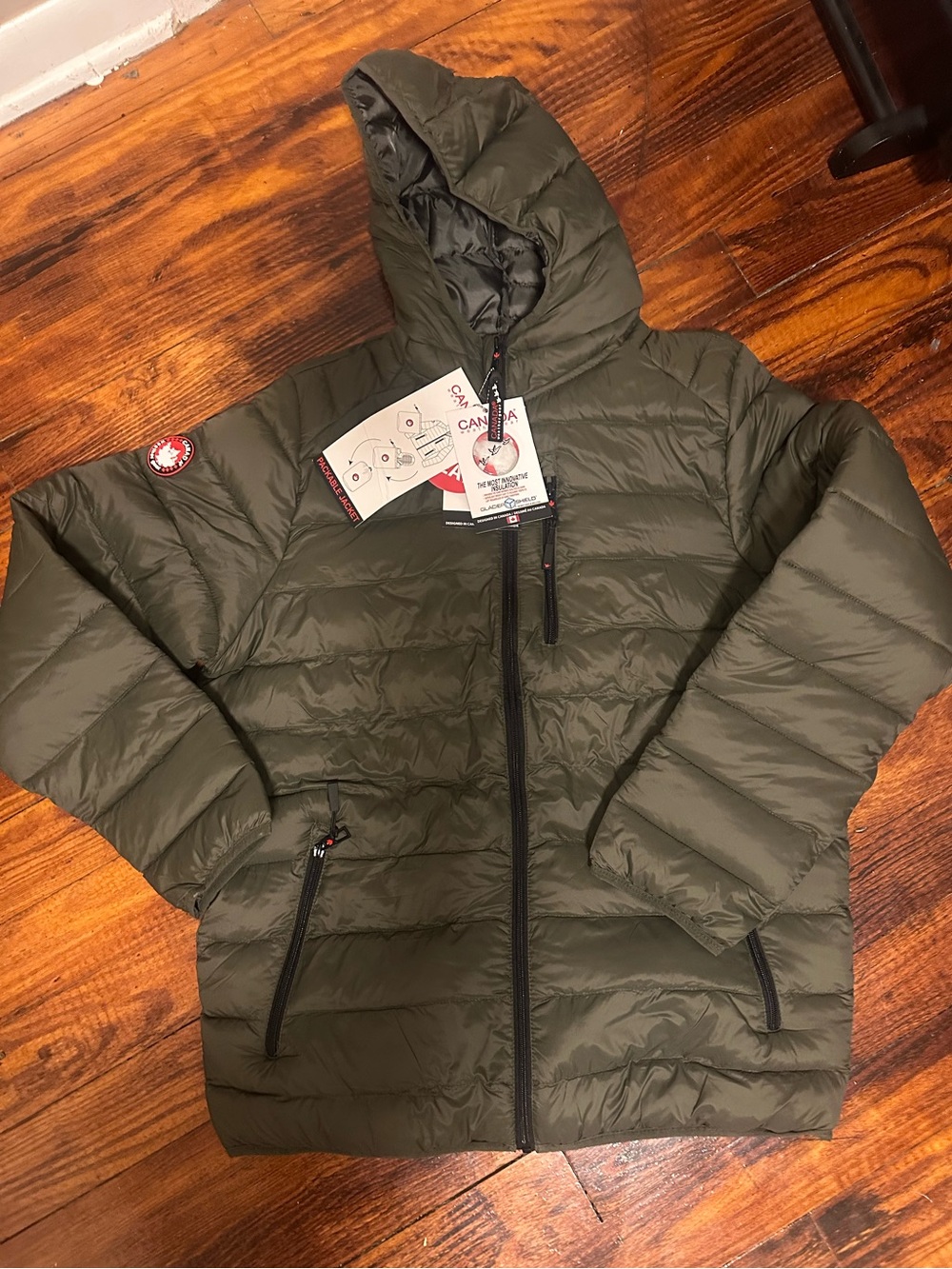Canada Weather Gear Men's Lightweight Packable Nylon Puffer Jacket